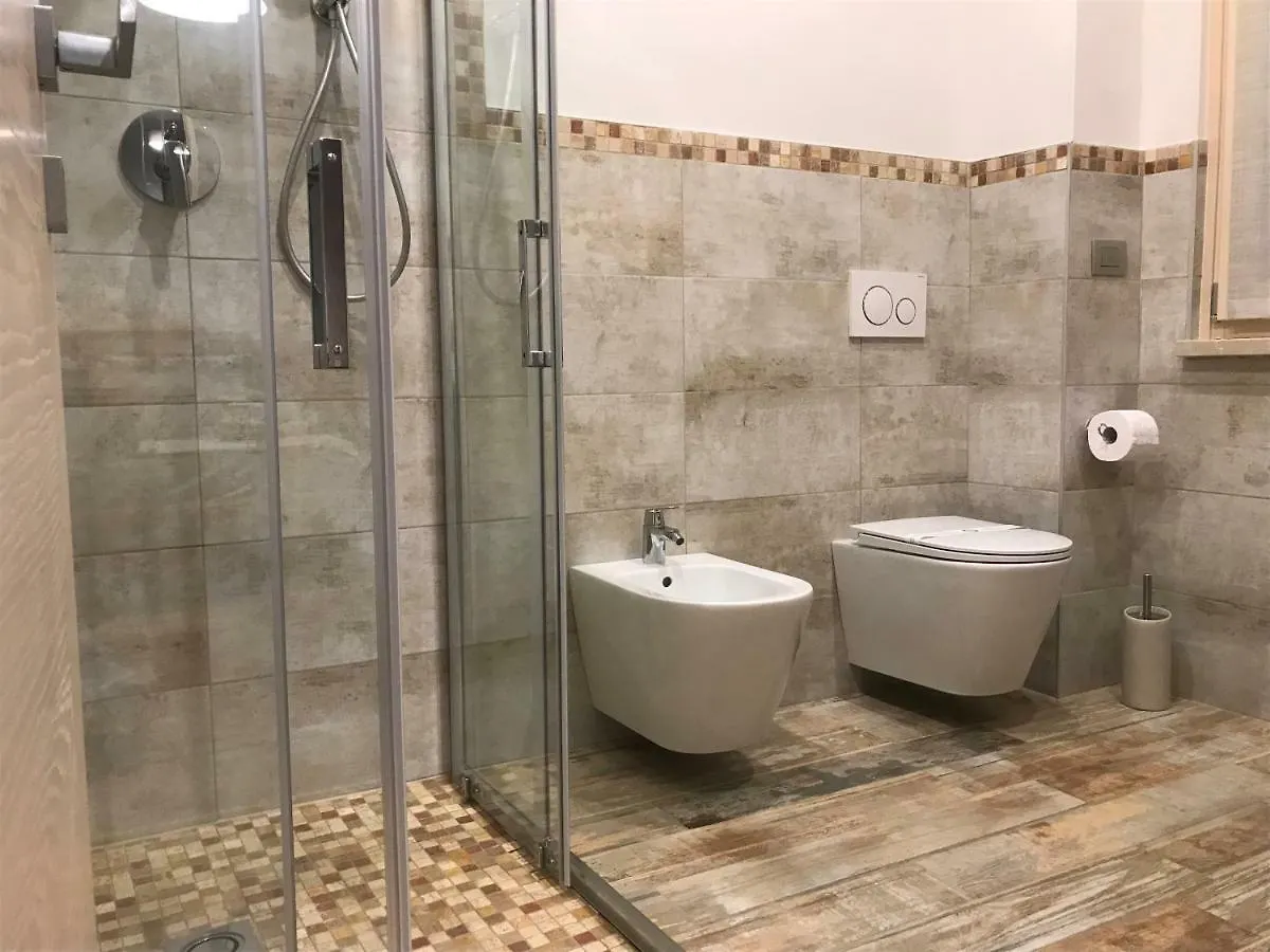 Via Roma 12 Βερόνα 0*,