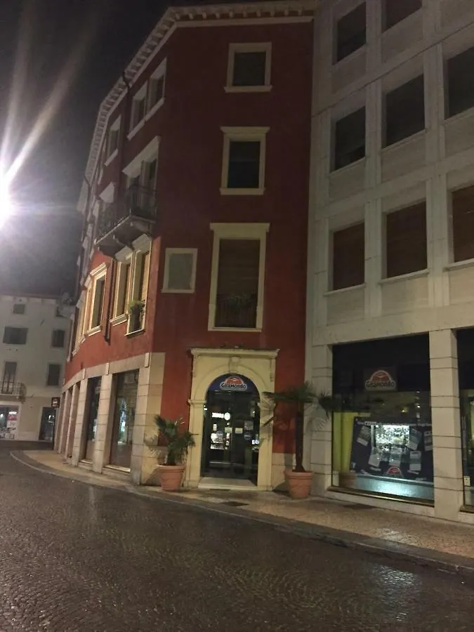 Via Roma 12 Verona