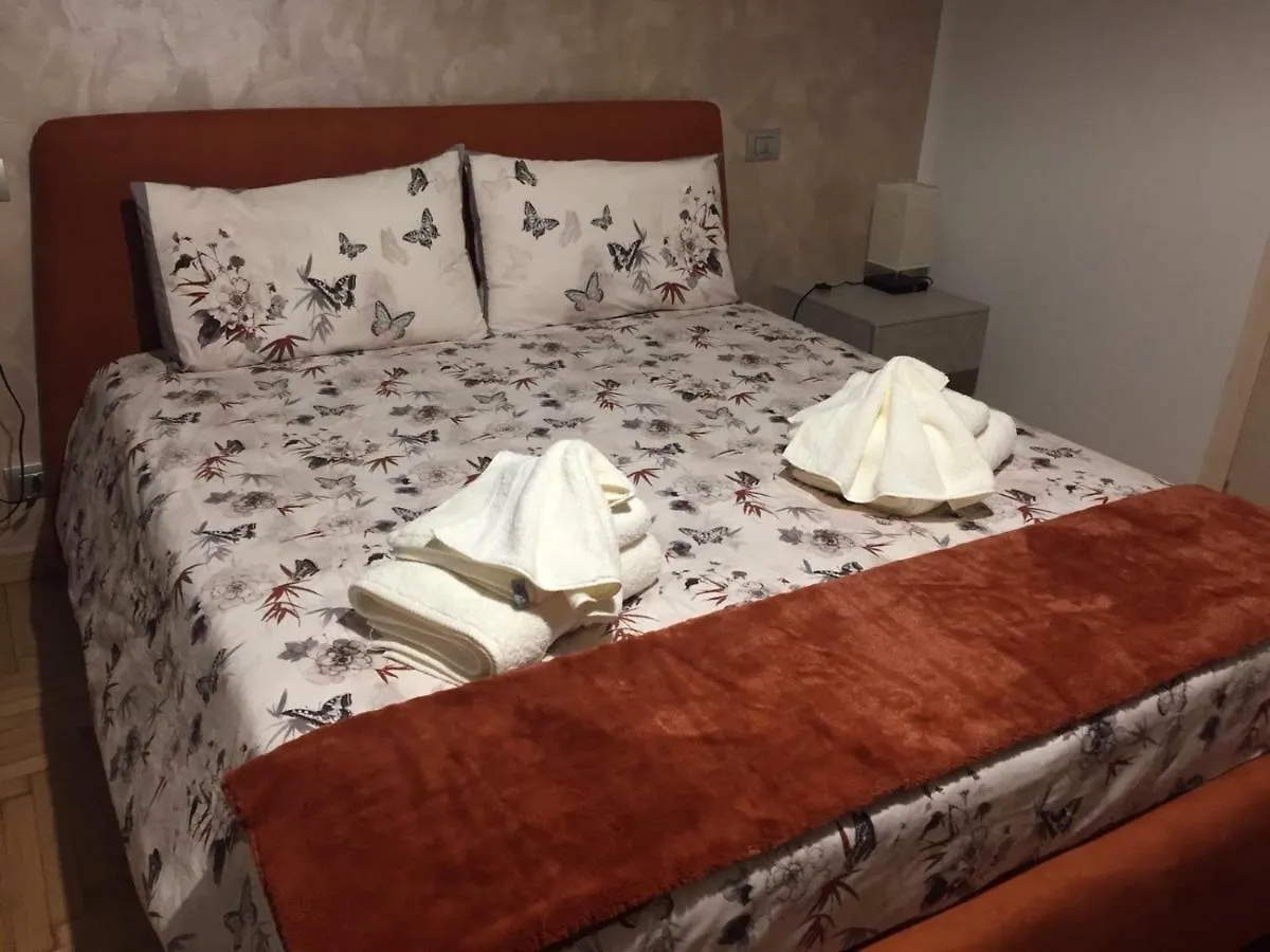 Guest house Via Roma 12 Verona Italy